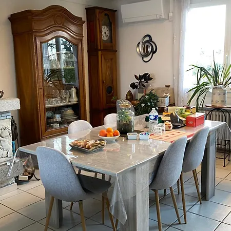 Homestay Privee Dans Maison + Petit Dejeuner Offert